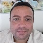 Profesor de informática virtual para estudiantes